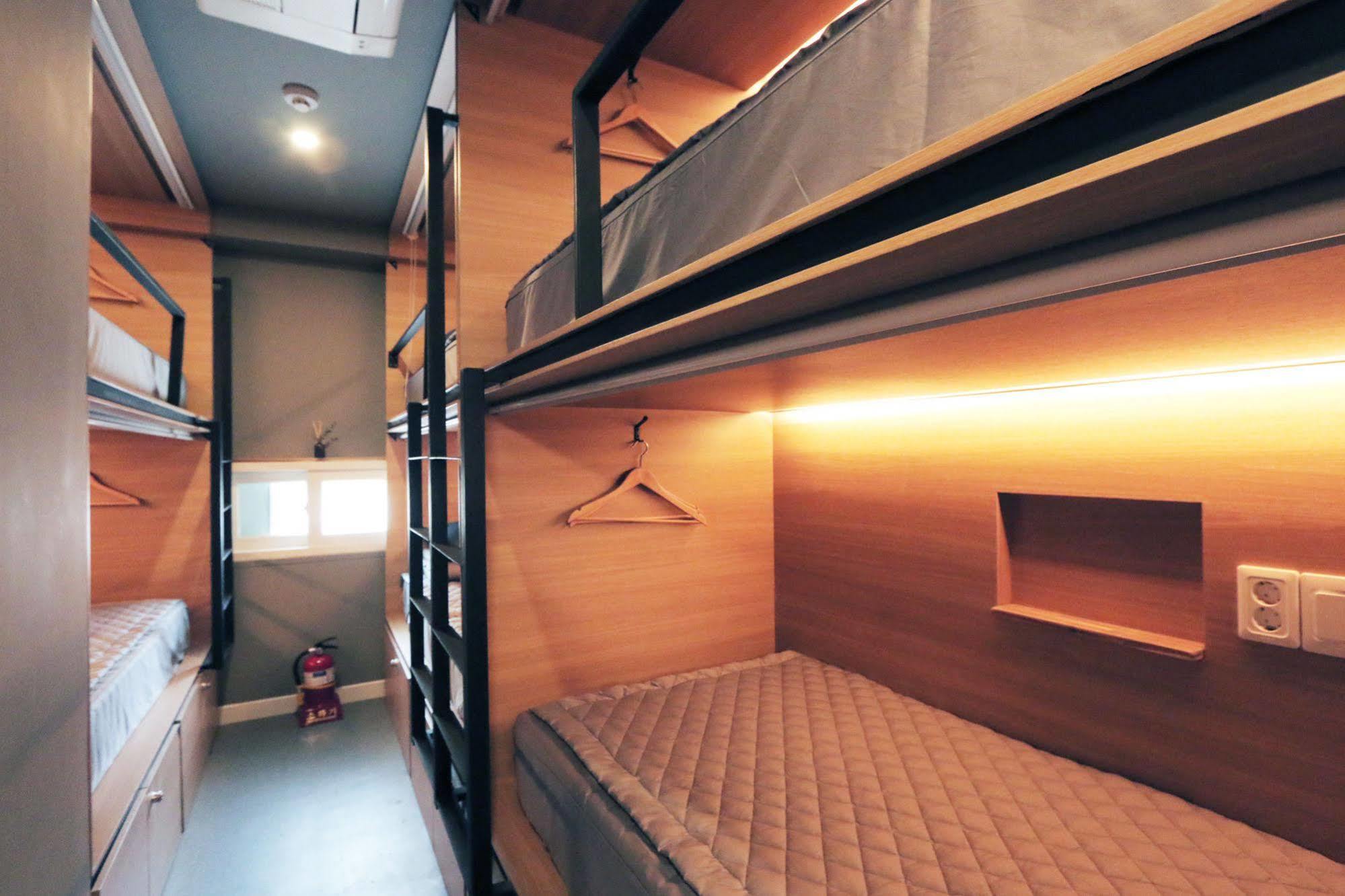 Blueboat Hostel Jeonju Exterior foto